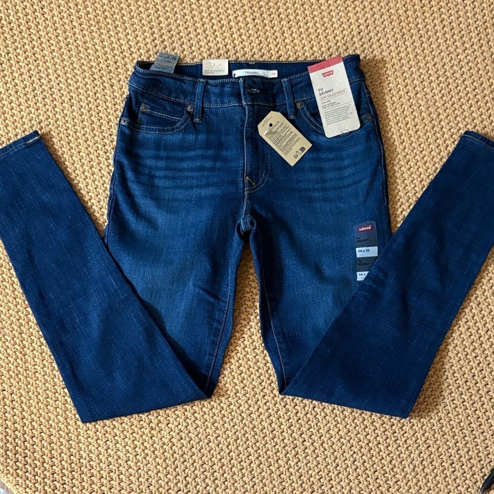 NWT Levi's Blue Skinny Jeans Size 26x30